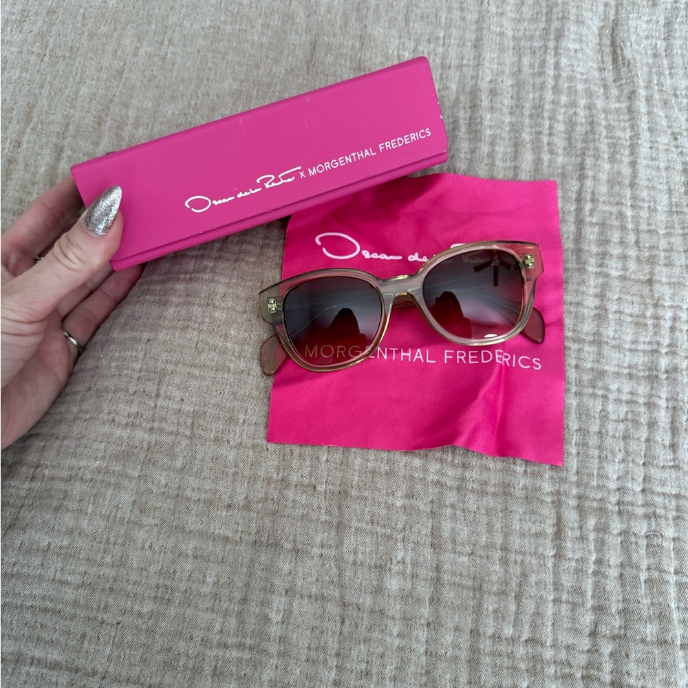 Oscar de la Renta Green and Brown Sunglasses Chic Accessories